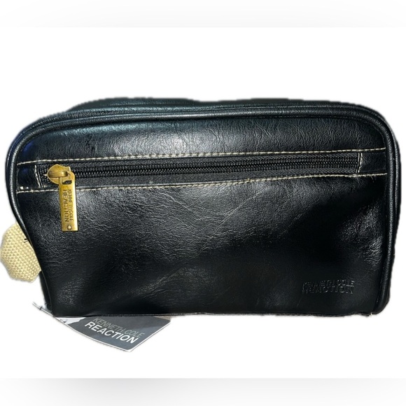 Kenneth Cole Reaction Other - Kenneth Cole Reaction “Come Rain or Shine”Men’s Amenities Travel Bag, Black NWT